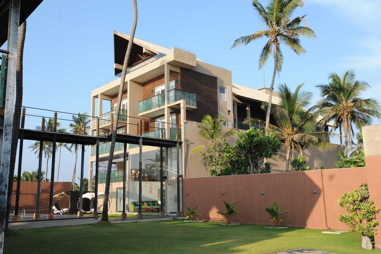 Saprin Beach Resort Uswetakeiyawa Exterior photo