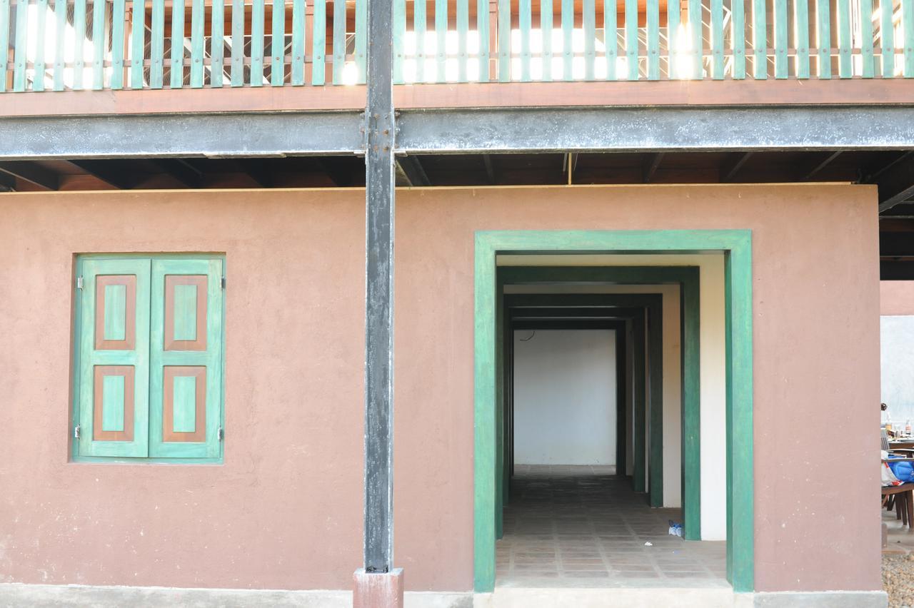 Saprin Beach Resort Uswetakeiyawa Exterior photo